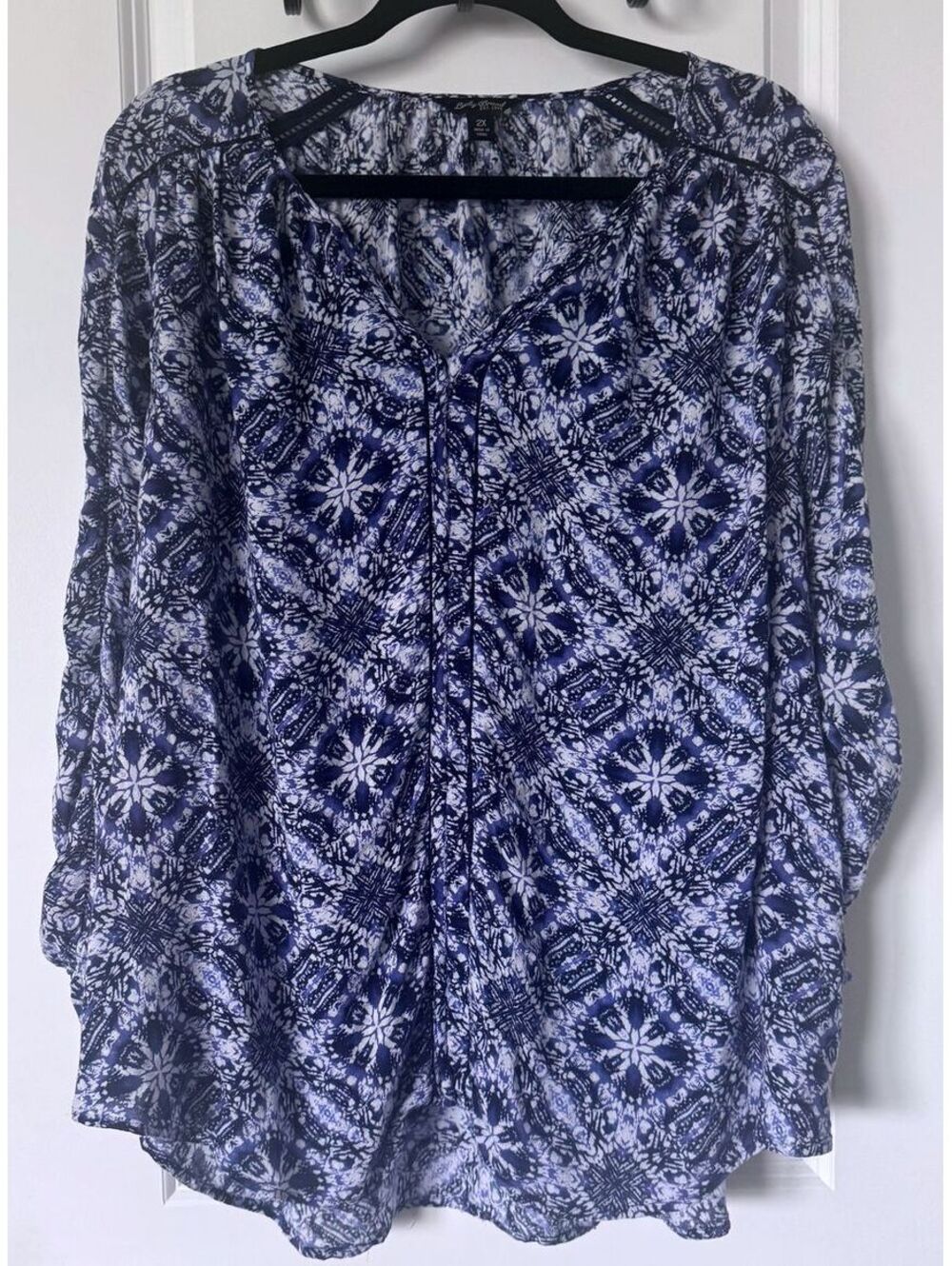 Lucky Brand Women's 2X Blue Patterned Long Sleeve Blouse